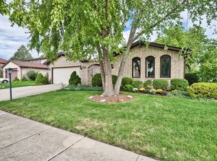 2712 Maynard Dr, Glenview, IL 60025