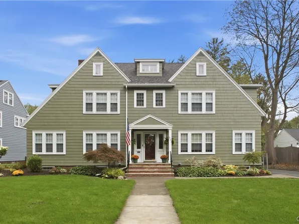 221 Brattle Rd, Syracuse, NY 13203