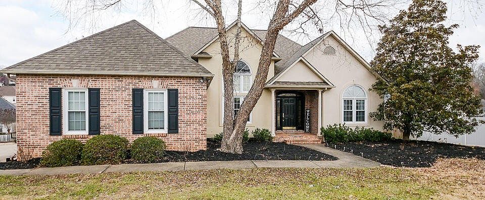 1st image of 347 Bartlett Cir NE