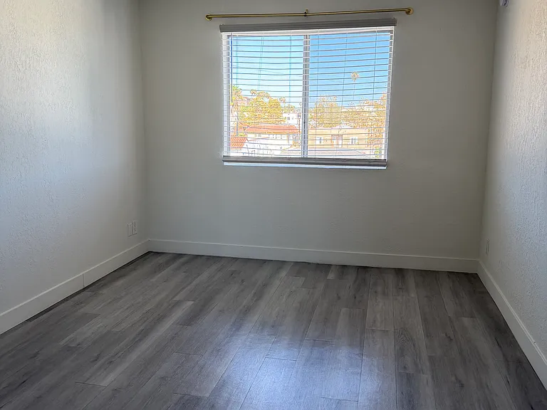 234 S Kenmore Ave #213 — Photo 4