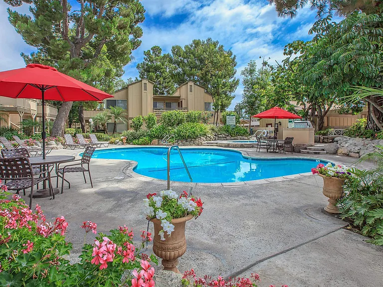 Highland Creek Apartment Homes — Photo 9