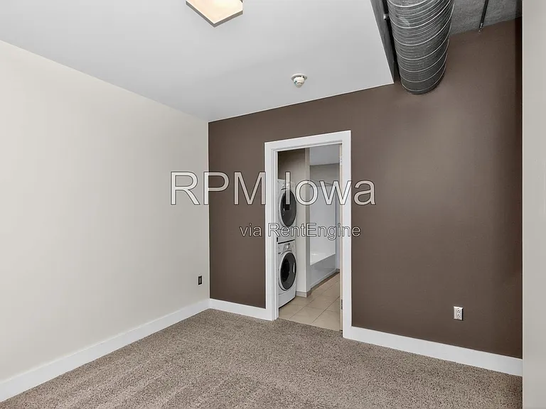 309 E 5th St #404 — Photo 22