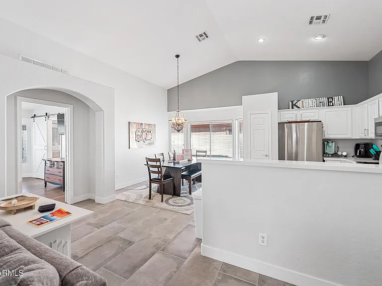 3228 E Sandy Way — Photo 17