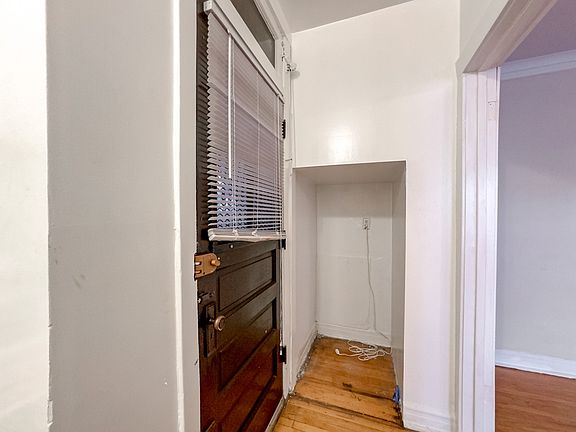 5th image of 4408 N Rockwell St APT 3