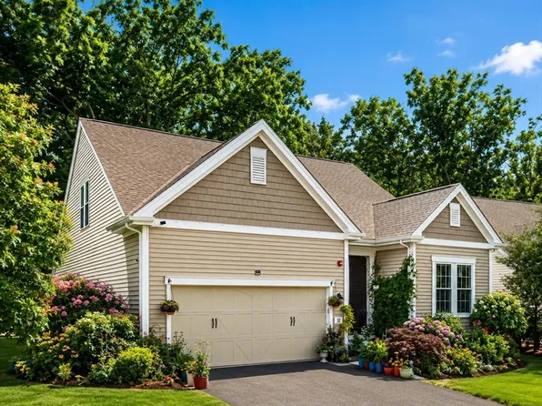 52 Primrose Cir #52, Hopkinton, MA 01748
