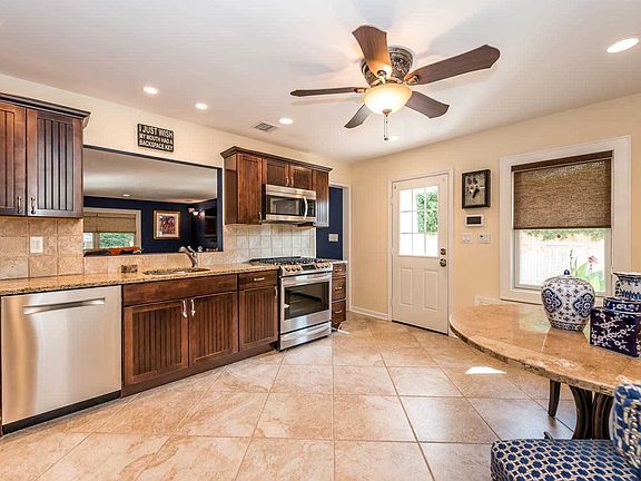 4th image of 25 Edgar Ct