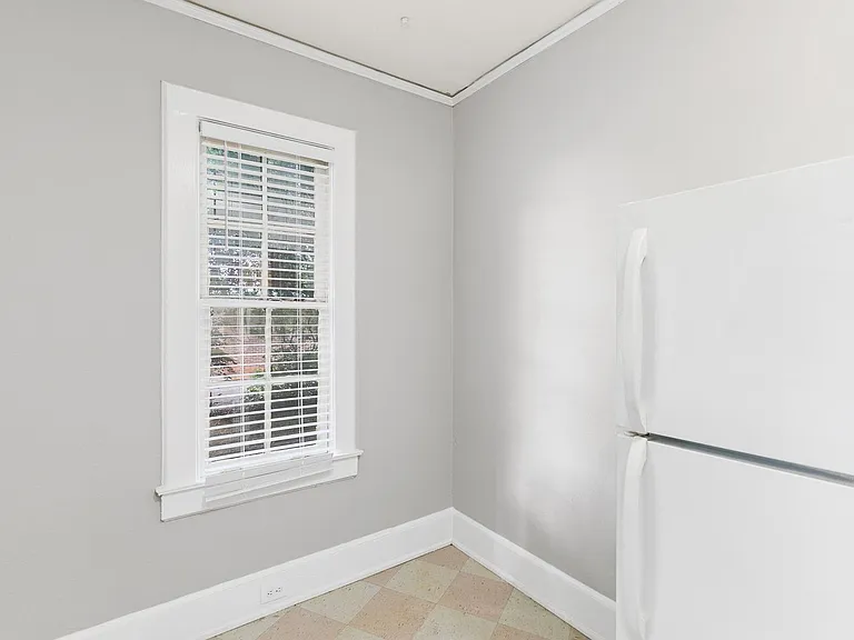 Clairmont Apartments — Photo 12