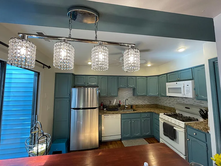 1201 Maplecrest Rd — Photo 8