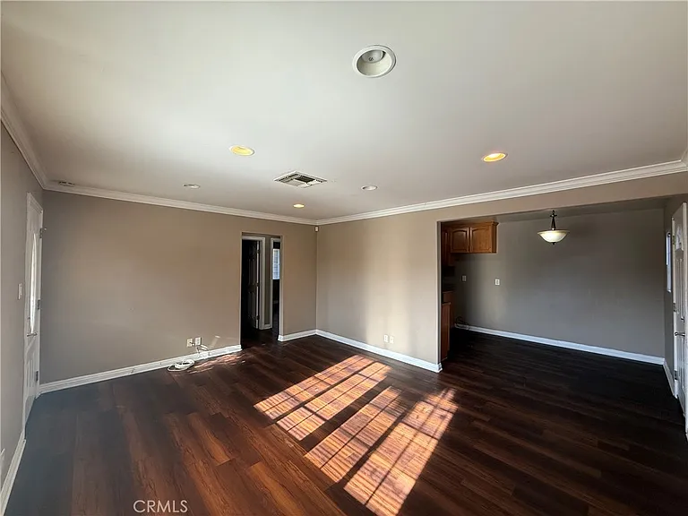 7051 Lindley Ave — Photo 5