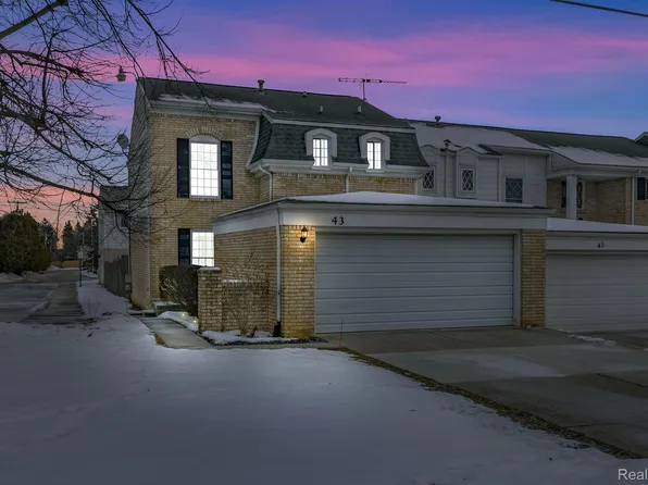 43 Canterbury Trail Dr, Rochester, MI 48309