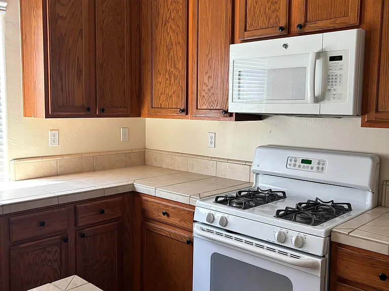 11705 Stellar Ave — Photo 12