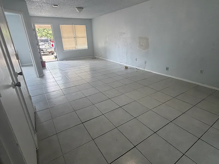614 McQueary St #0 — Photo 6