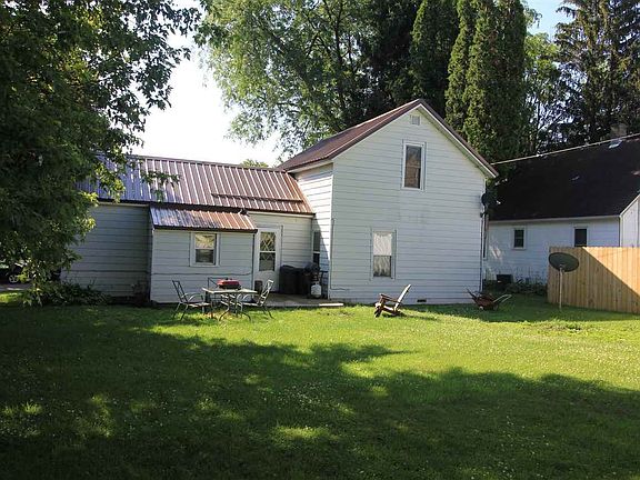 2nd image of 621 Prairie Ave