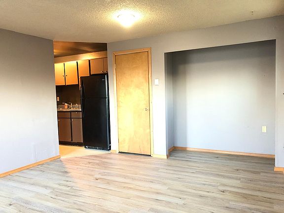 Spacious living room, can add in extra 1 adult to stay and rent will be $1450 / month. Rent INCLUDES Drinking water / Waste water / Surface water, Solid waste & recycling, sewer. Tenant pays electricity only.