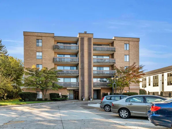 22555 Center Ridge Rd APT 308, Rocky River, OH 44116