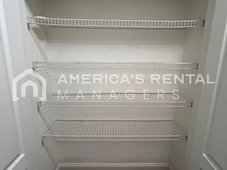 1915 6th Ave — Photo 22