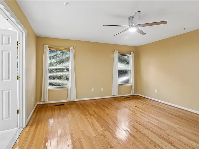 2943 Saint Helen Cir — Photo 17