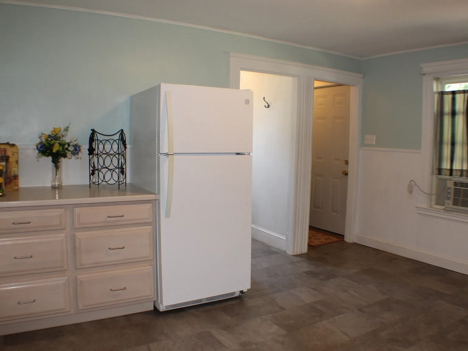 2 bed, 1.0 bath, 939 sqft, $2,350 — Photo 4