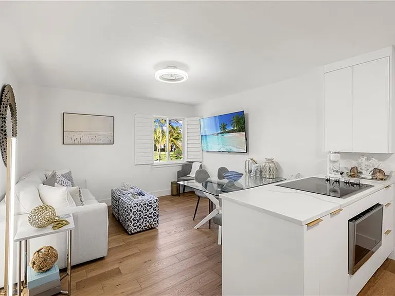 175 5th Ave S #204 — Photo 5