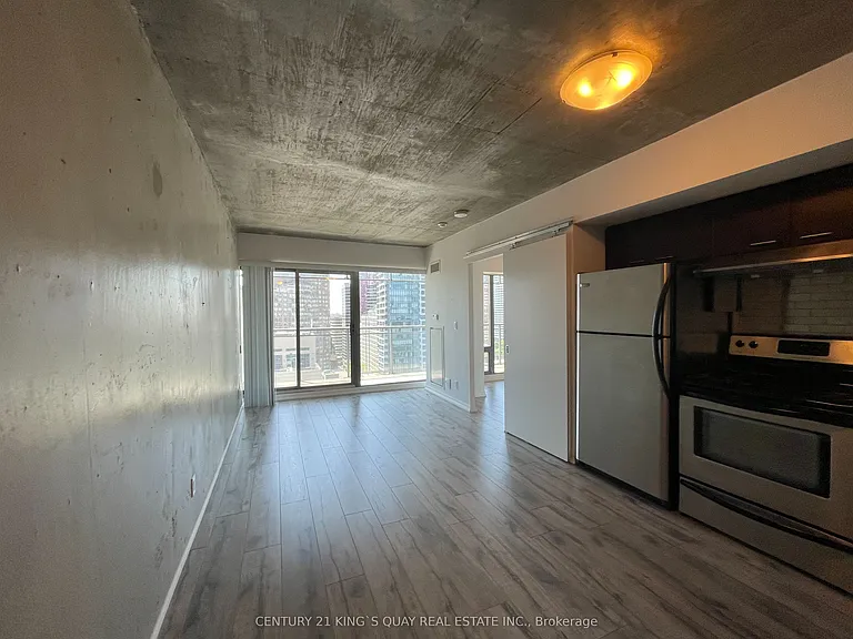 22 Wellesley St E #1805 — Photo 3