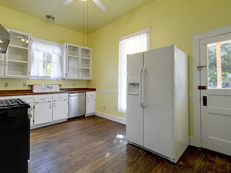 304 Olive St — Photo 10