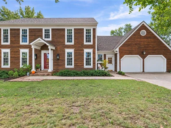 12846 Sagamore Rd, Leawood, KS 66209