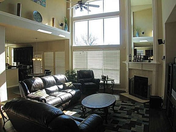 Spacious Family Room