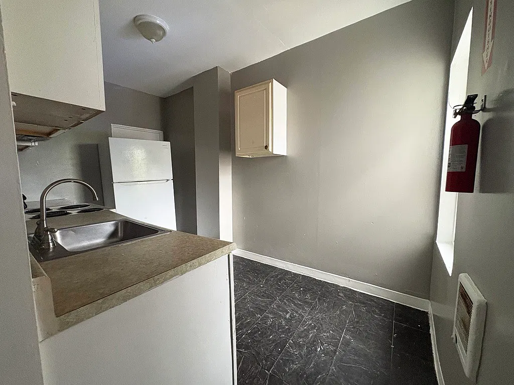 2 bed, 928 sqft, $925 — Photo 3