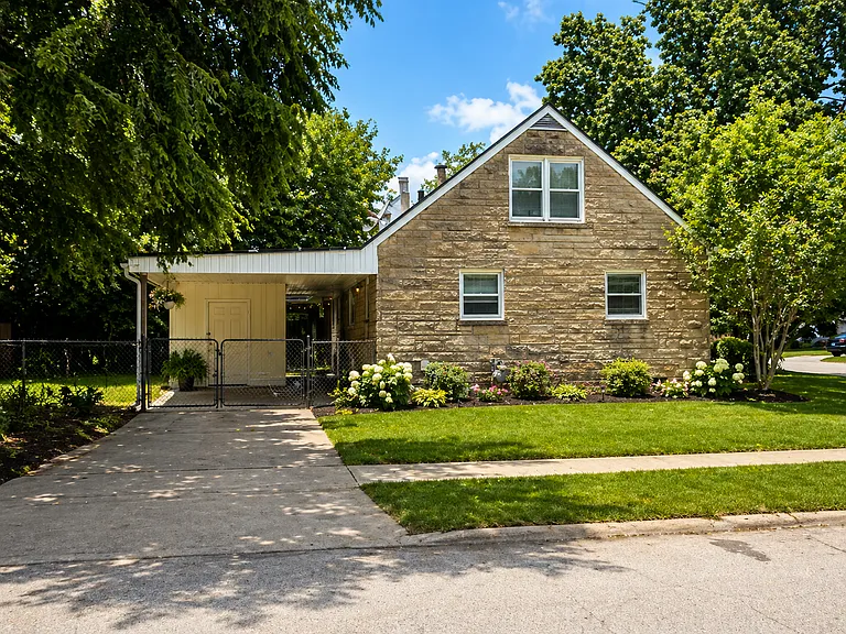 636 Cardinal Ln — Photo 35