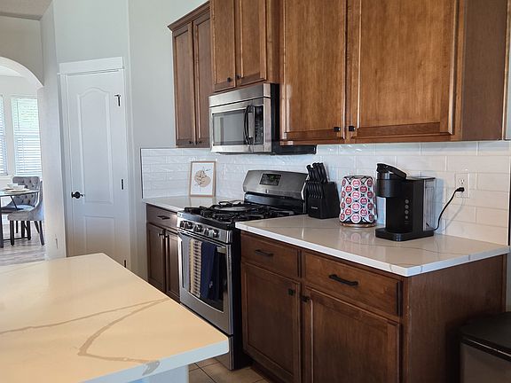 5th image of 5009 Laredo Dr