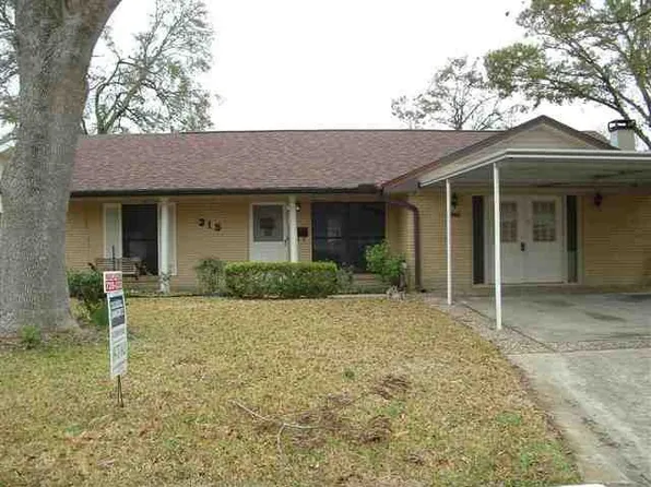 315 N 34th St, Nederland, TX 77627