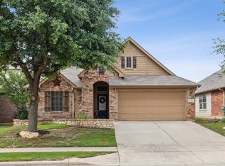 632 Tradewind Dr, Fort Worth, TX 76131