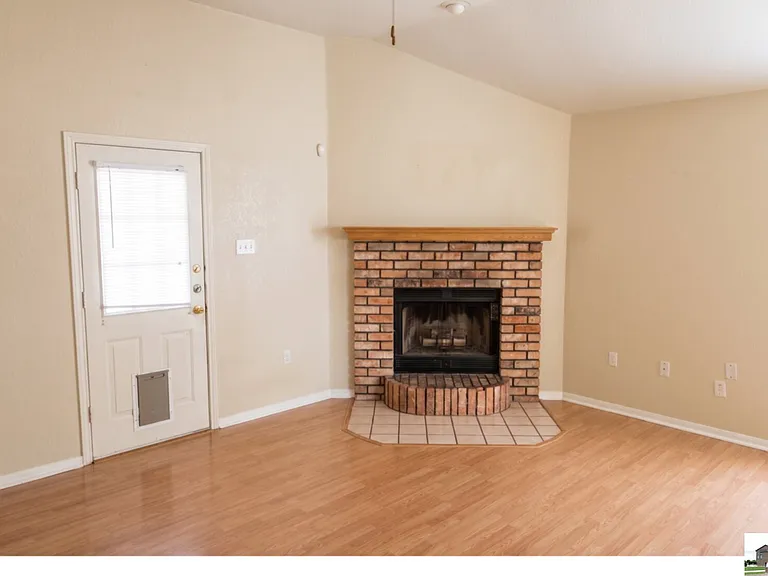 1506 Creek St — Photo 119