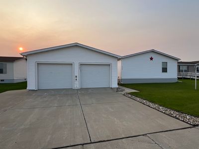 3903 Buttercup Ln, Minot, ND, 58701