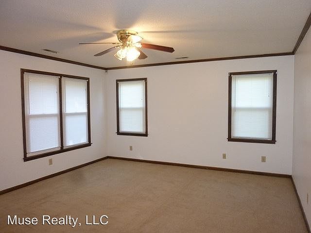 2nd image of 1071 Eastwood Dr