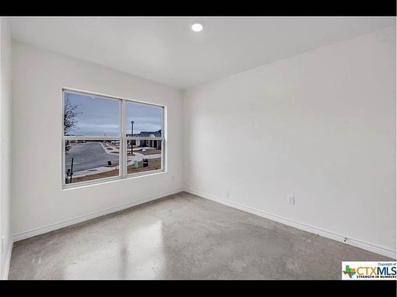 3rd image of 1250 Lehmann Dr Unit A