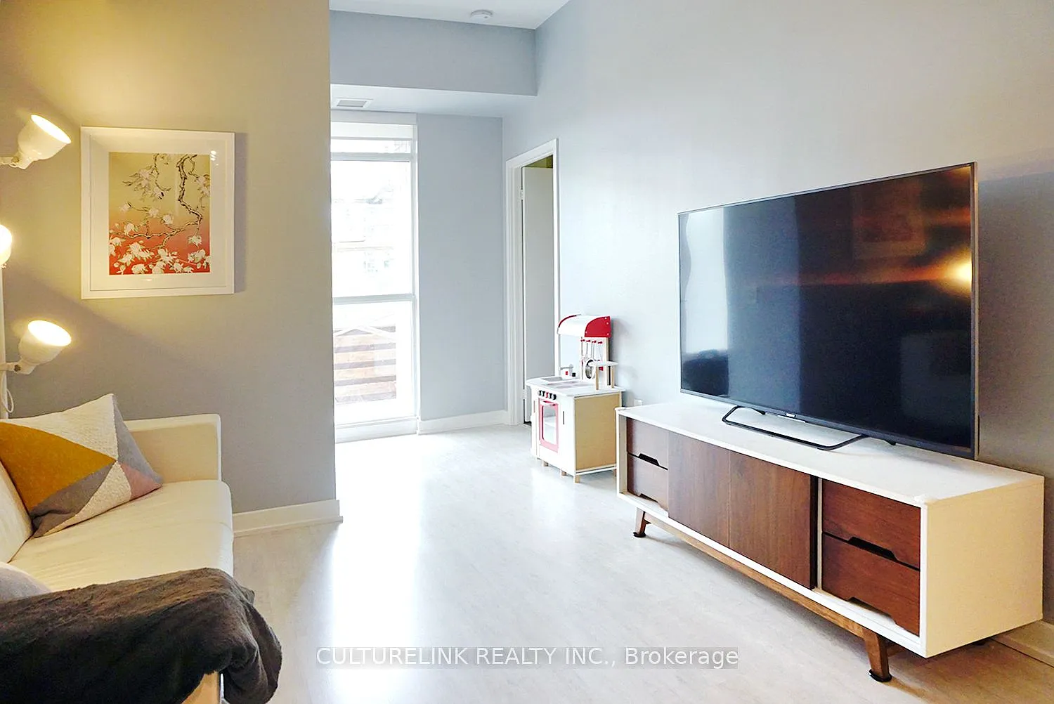2 bed, $2,550 — Photo 2