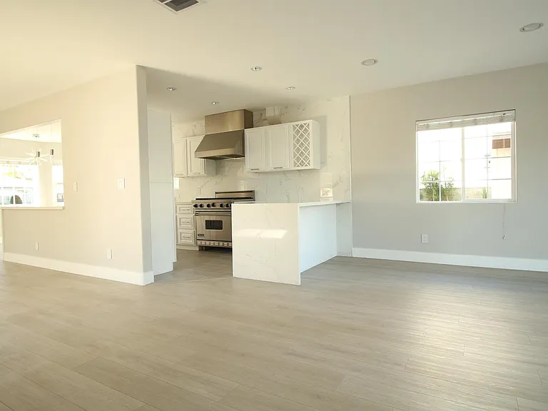 832 Rose Ave — Photo 32