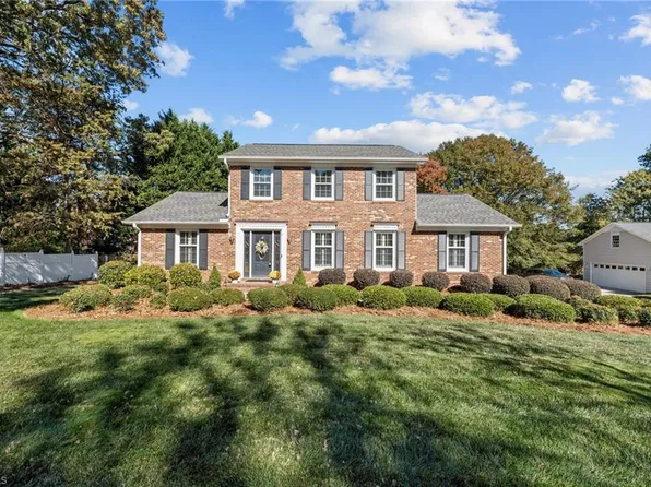 5802 Muirfield Dr, Greensboro, NC 27410