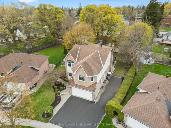 19 Farncomb Cres, Clarington, ON L1C 4L5