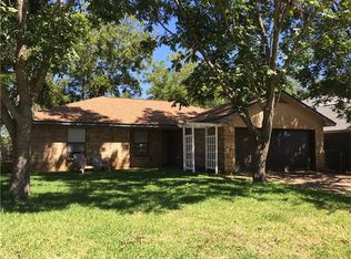 209 Nursery Dr, Lexington, TX 78947