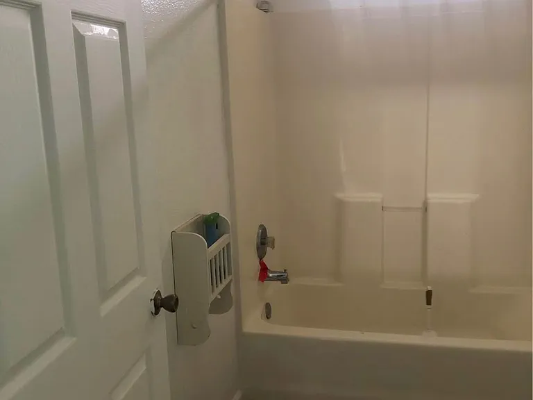422 Rollins Dr — Photo 14