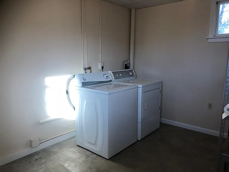 164 S River St #B — Photo 20