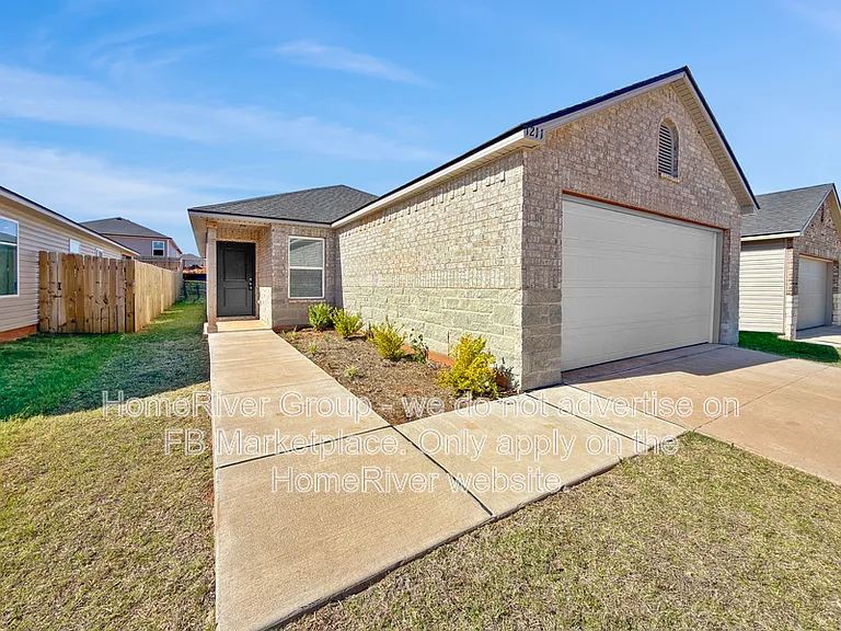 1211 Clydesdale Dr — Photo 2