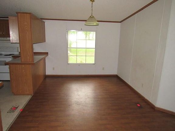 3rd image of 292 Desha Rd
