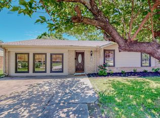 1637 Jackson St, Grand Prairie, TX 75051