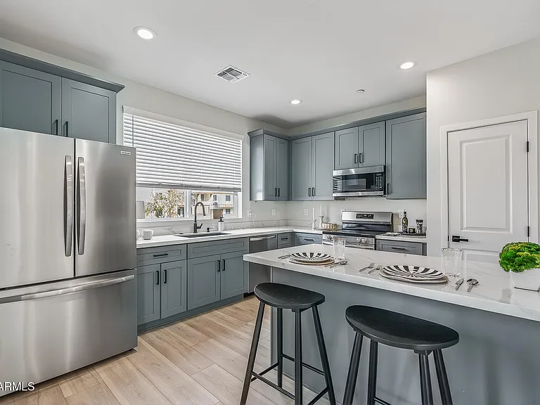 2601 E Clarendon Ave #3 — Photo 18