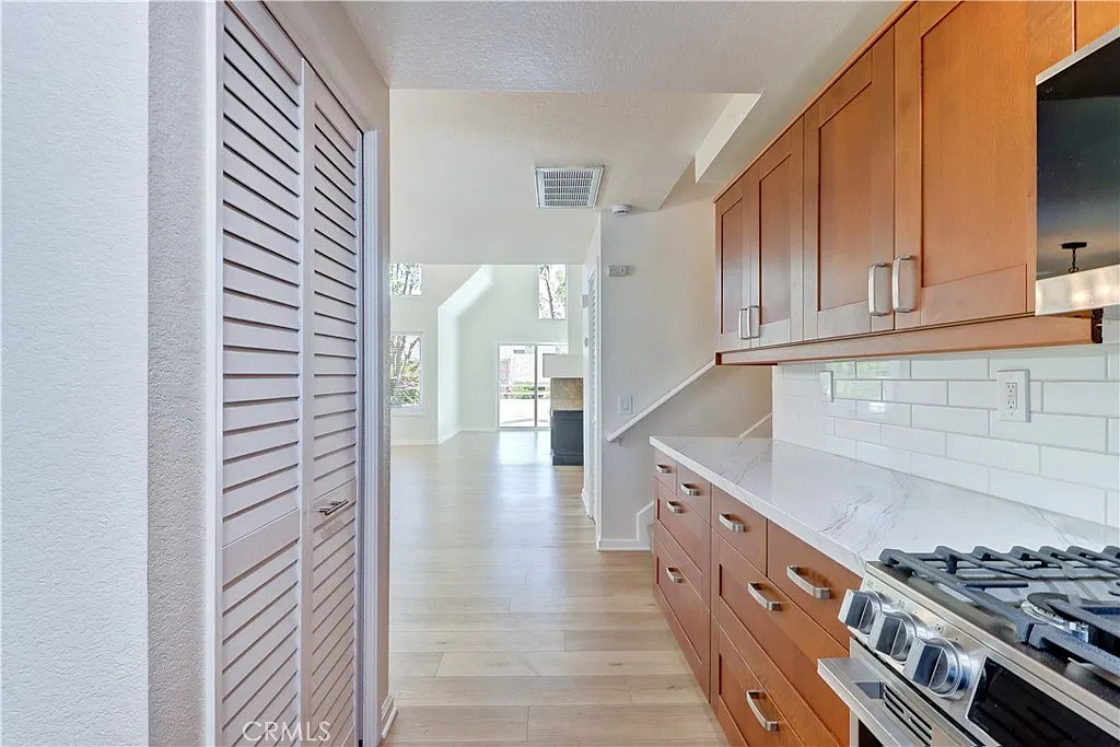 2 bed, 1206 sqft, $3,600 — Photo 3