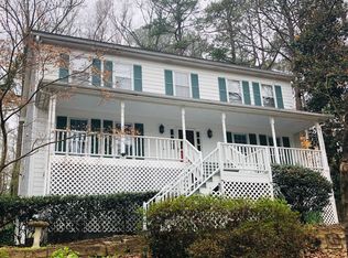 570 Leah Dr, Powder Springs, GA 30127