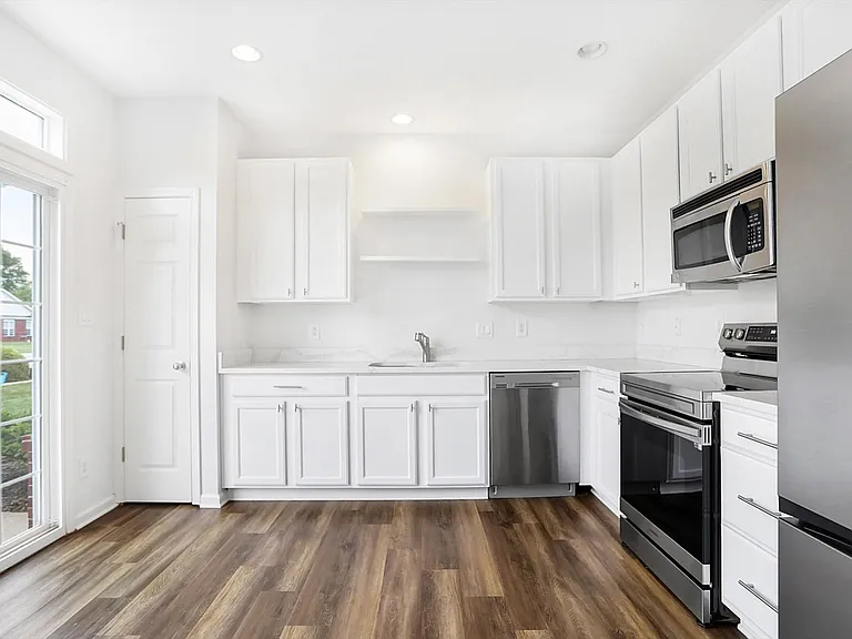 10901 Lemongrass Dr — Photo 8